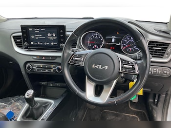 Used Kia Ceed 2022 for sale - 77593632: Photo