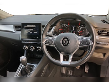 Used Renault Captur 2021 for sale - 76133648: Photo 3