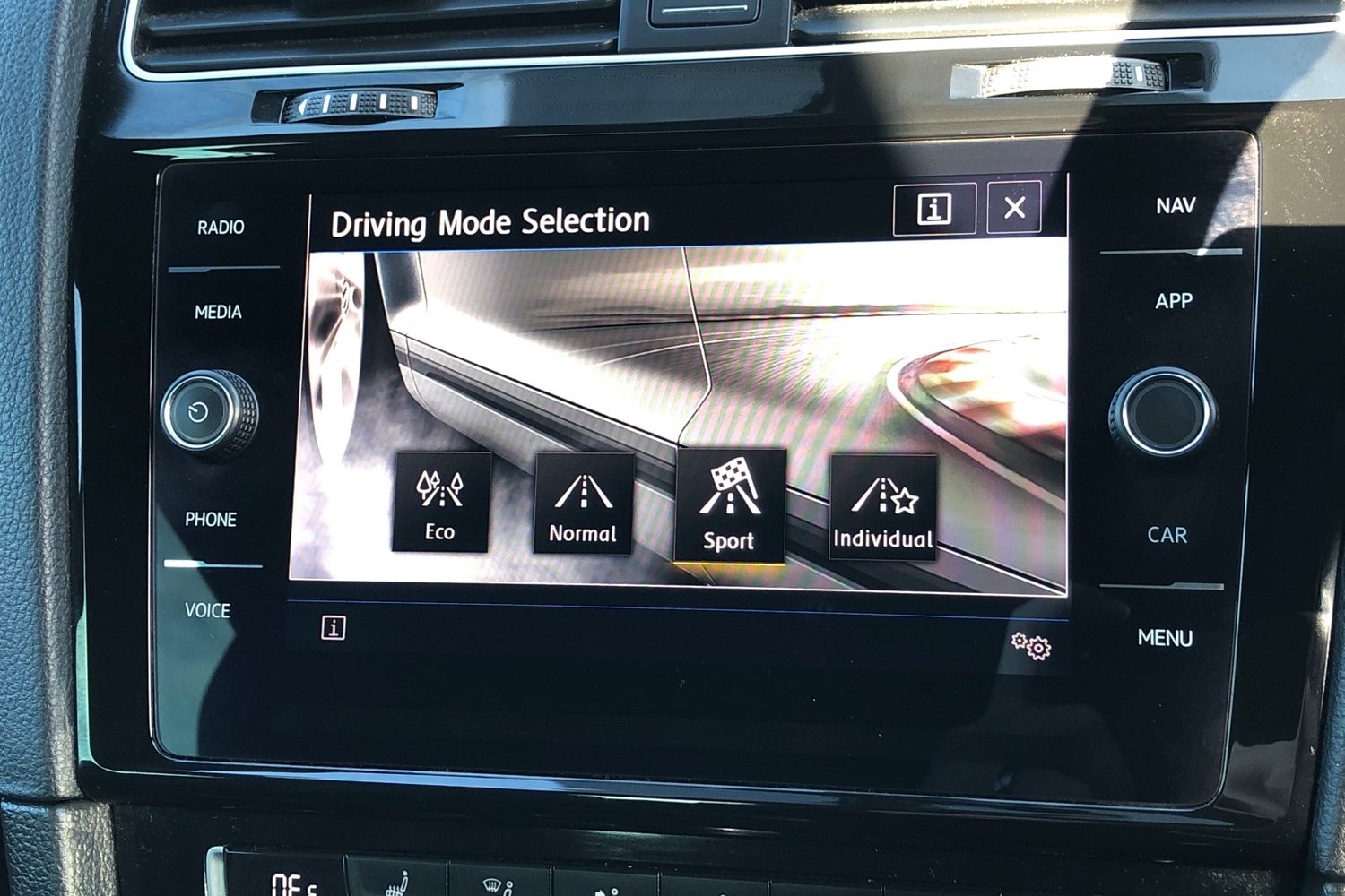 Used Volkswagen Golf 2018 for sale - 77862835: Photo 10