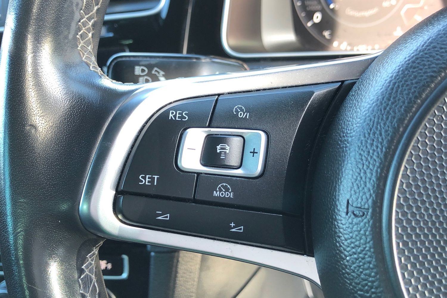 Used Volkswagen Golf 2018 for sale - 77862835: Photo 6