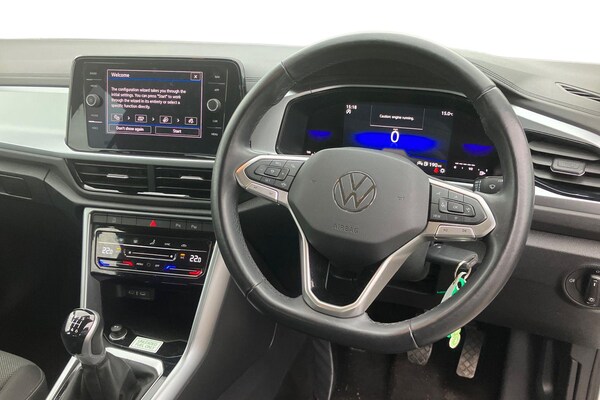 Used Volkswagen T-Roc 2023 for sale - 76197632: Photo 3