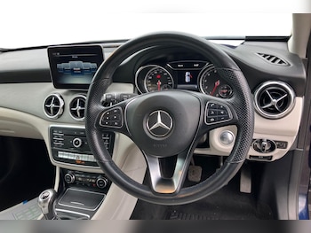 Used Mercedes-Benz GLA 2018 for sale - 76133666: Photo 3