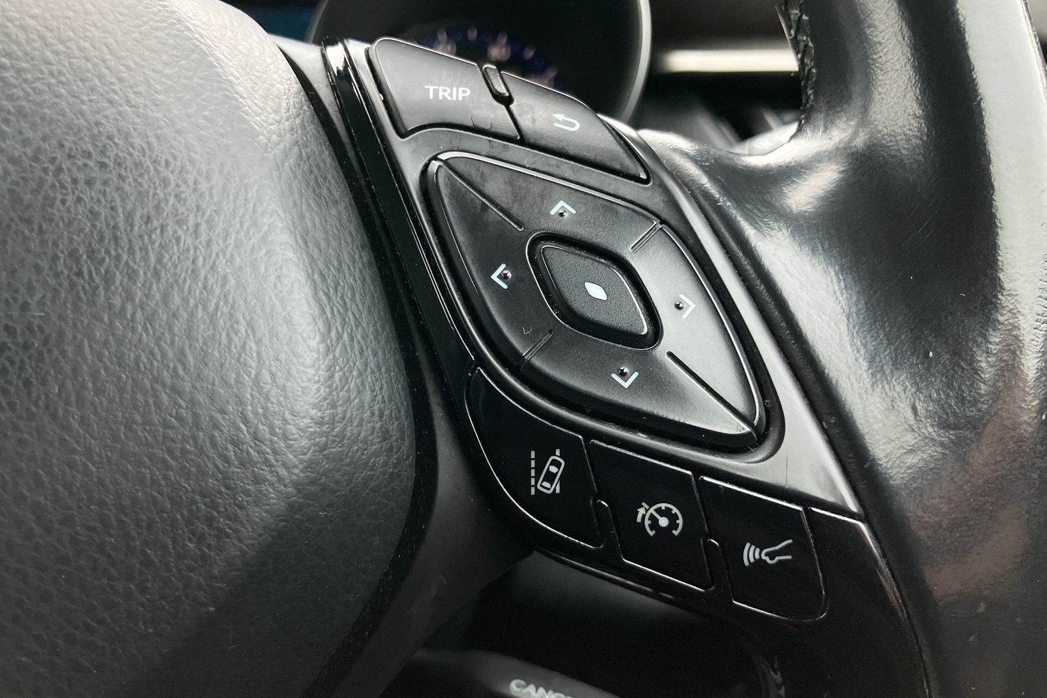 Used Toyota C-HR 2018 for sale - 77327341: Photo 17