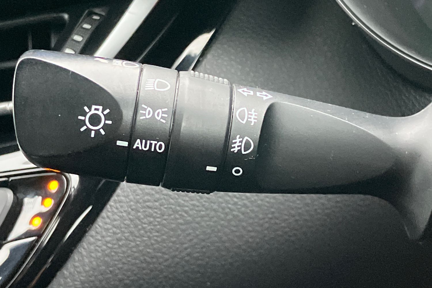 Used Toyota C-HR 2018 for sale - 77327341: Photo 19