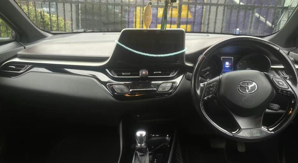 Used Toyota C-HR 2018 for sale - 77327341: Photo 3