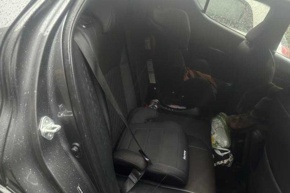 Used Toyota C-HR 2018 for sale - 77327341: Photo 4