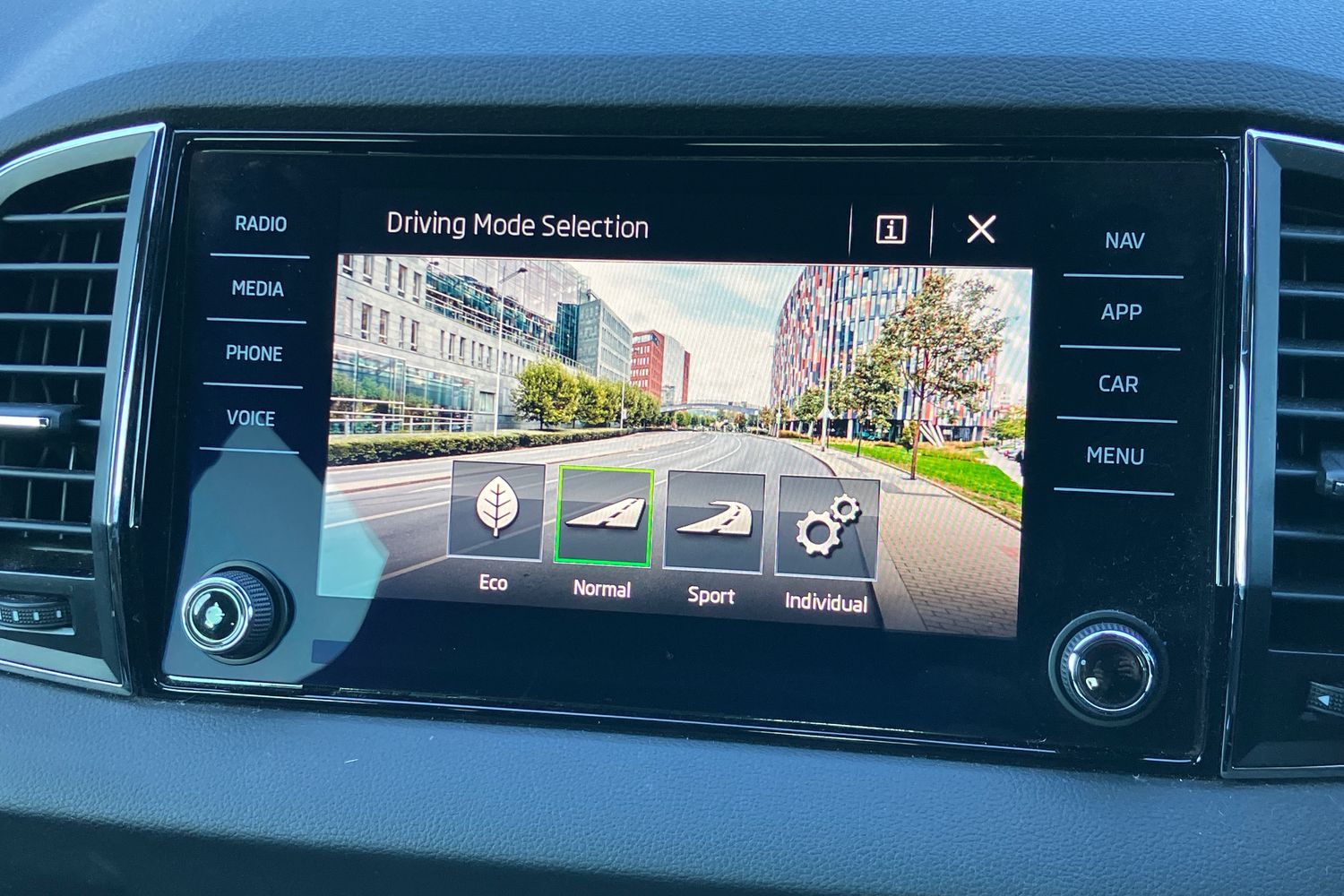 Used Skoda Karoq 2020 for sale - 77429514: Photo 10