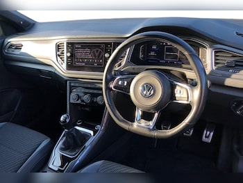 Used Volkswagen T-Roc 2020 for sale - 77758274: Photo