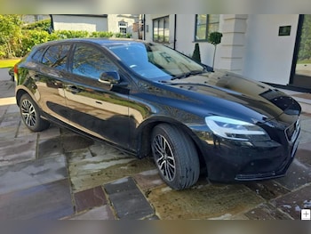 Volvo V40 feature image