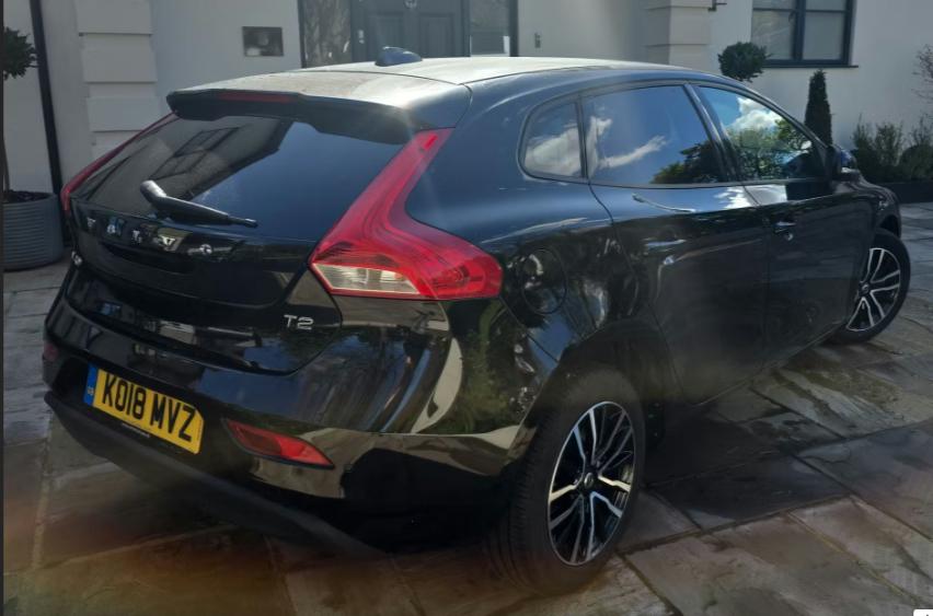 Used Volvo V40 2018 for sale - 78107424: Photo 2