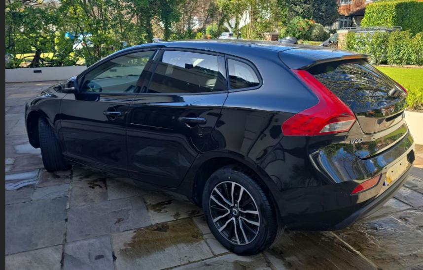 Used Volvo V40 2018 for sale - 78107424: Photo 4