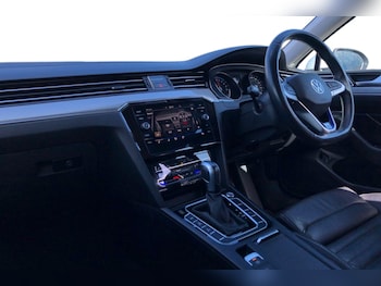 Used Volkswagen Passat 2021 for sale - 78909323: Photo
