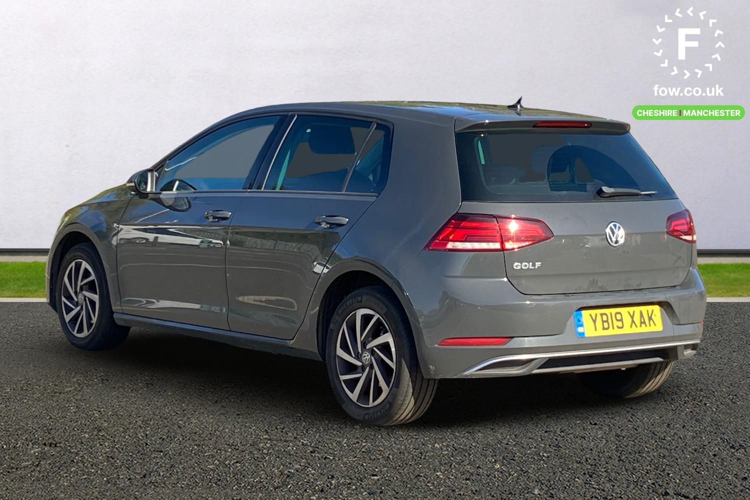 Used Volkswagen Golf 2019 for sale - 76027154: Photo 2