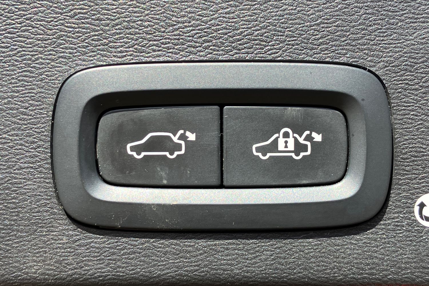 Used Volvo XC40 2020 for sale - 77680063: Photo 24