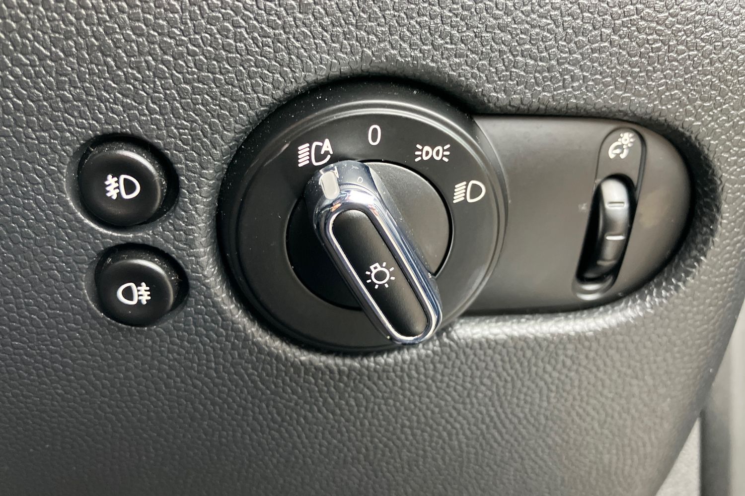 Used MINI Convertible 2016 for sale - 75639323: Photo 18