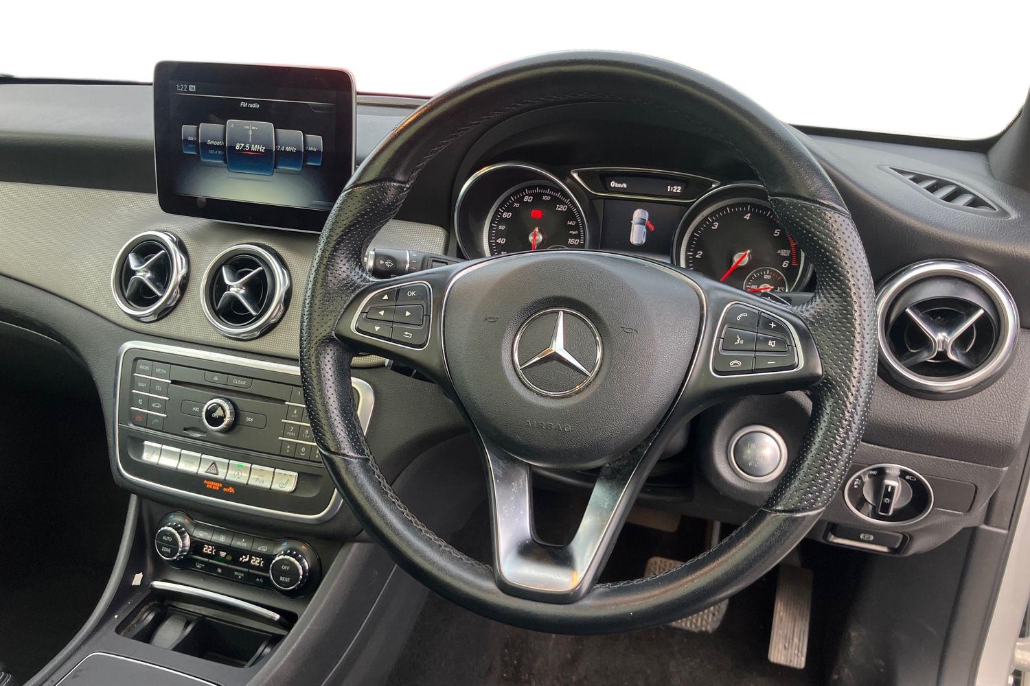 Used Mercedes-Benz GLA 2019 for sale - 77112617: Photo 3