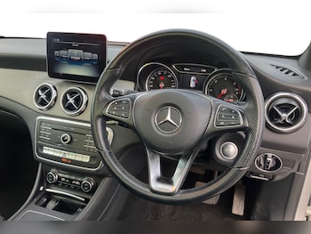 Used Mercedes-Benz GLA 2019 for sale - 77112617: Photo