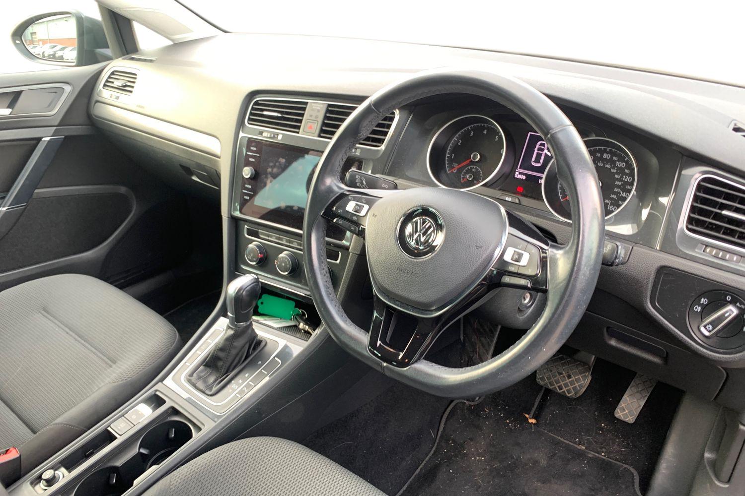 Used Volkswagen Golf 2019 for sale - 76461047: Photo 3