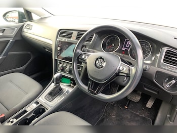 Used Volkswagen Golf 2019 for sale - 76461047: Photo