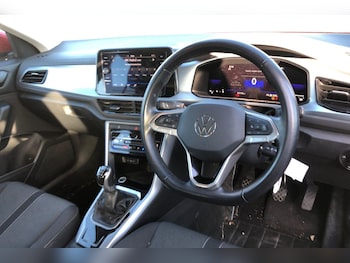 Used Volkswagen T-Roc 2022 for sale - 76006876: Photo 3