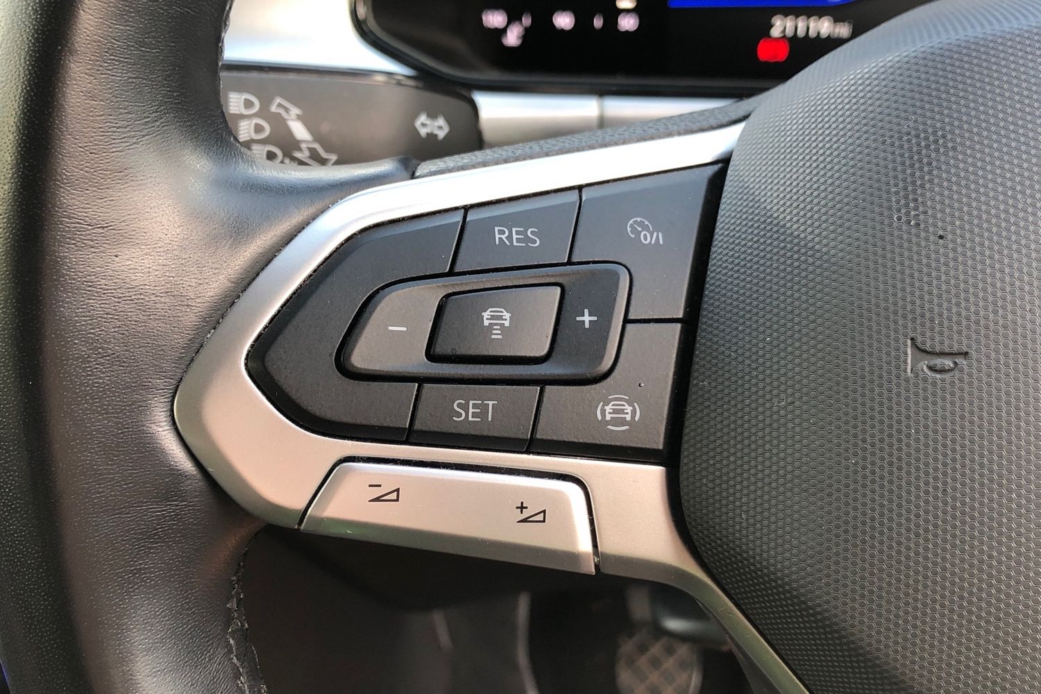 Used Volkswagen T-Roc 2022 for sale - 76006876: Photo 6