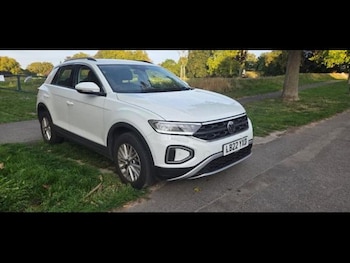 Used Volkswagen T-Roc 2022 for sale - 76077385: Photo
