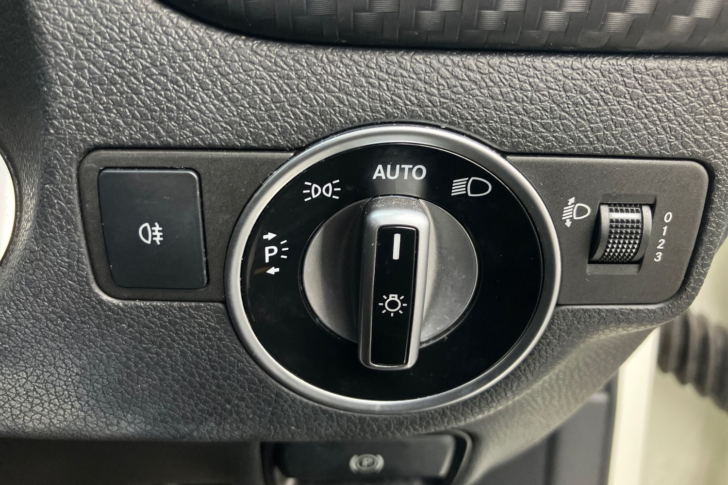Used Mercedes-Benz A-Class 2017 for sale - 76272502: Photo 17