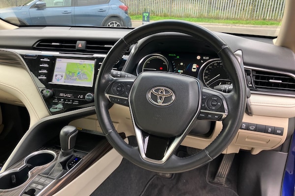 Used Toyota Camry 2020 for sale - 76267977: Photo 3