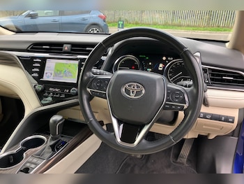 Used Toyota Camry 2020 for sale - 76267977: Photo 3