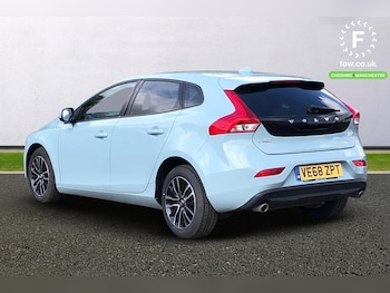 Used Volvo V40 2019 for sale - 75329747: Photo