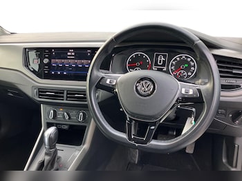 Used Volkswagen Polo 2019 for sale - 76488409: Photo