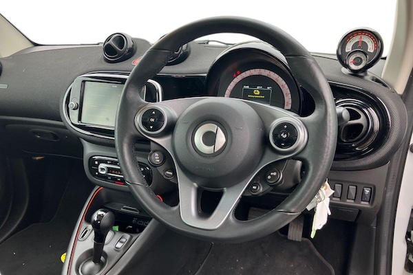 Used smart fortwo 2022 for sale - 76133698: Photo 3