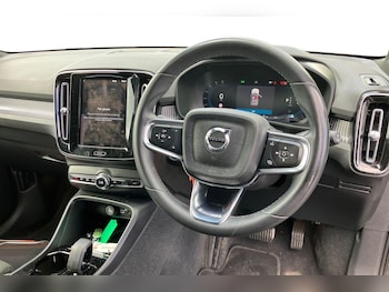 Used Volvo XC40 2023 for sale - 75794103: Photo