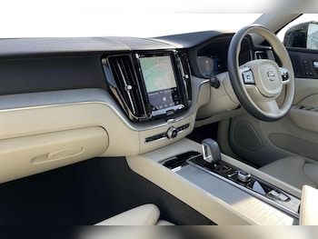 Used Volvo XC60 2023 for sale - 79490507: Photo