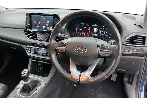 Used Hyundai i30 2017 for sale - 76115154: Photo 3