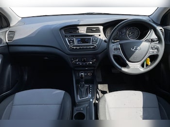 Used Hyundai i20 2017 for sale - 79194482: Photo