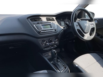 Used Hyundai i20 2017 for sale - 79194482: Photo