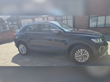 Used Volkswagen T-Roc 2024 for sale - 78168525: Photo