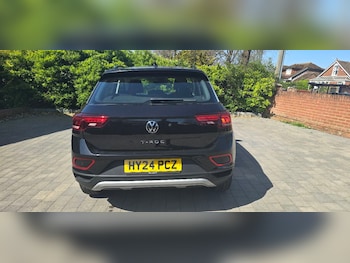 Used Volkswagen T-Roc 2024 for sale - 78168525: Photo