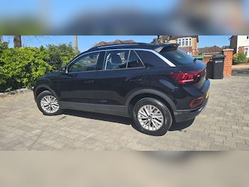 Used Volkswagen T-Roc 2024 for sale - 78168525: Photo