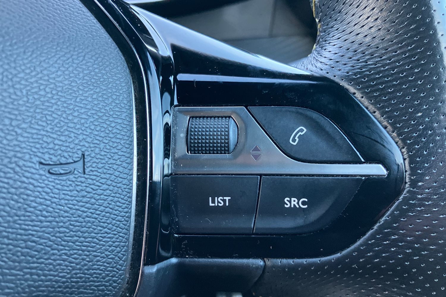 Used Peugeot 2008 2021 for sale - 76863371: Photo 17