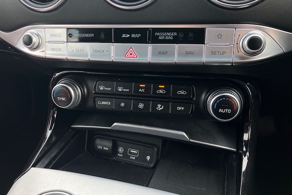 Used Kia Stinger 2019 for sale - 75385467: Photo 9
