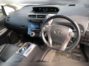 Used Toyota Prius+ 2016 for sale - 78932038: Photo