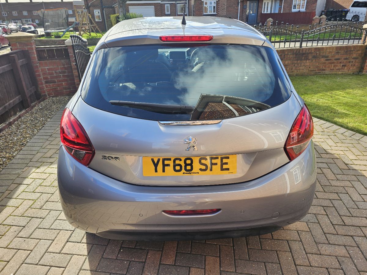 Used Peugeot 208 2018 for sale - 77834862: Photo 2