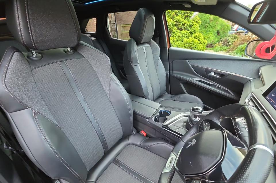 Used Peugeot 3008 2017 for sale - 76798529: Photo 3