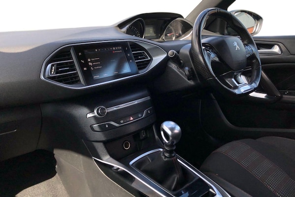 Used Peugeot 308 2018 for sale - 75421931: Photo 2