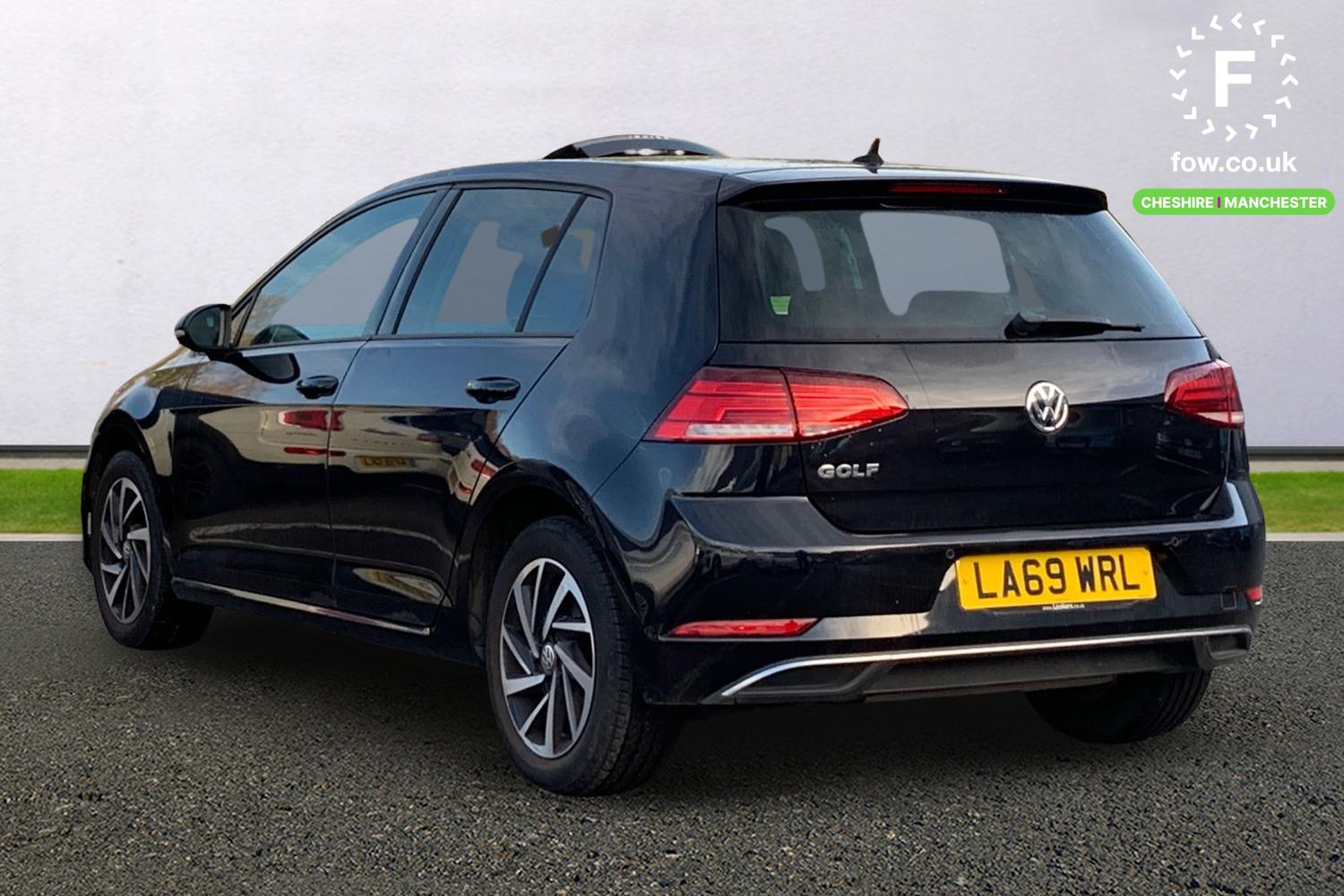 Used Volkswagen Golf 2020 for sale - 76902541: Photo 2