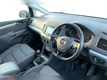 Used Volkswagen Sharan 2019 for sale - 76406100: Photo