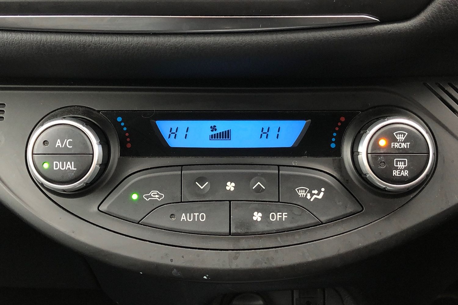 Used Toyota Yaris 2019 for sale - 77158875: Photo 12