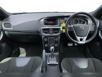 Used Volvo V40 2017 for sale - 79338411: Photo